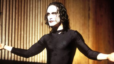 Por qué la dedicatoria de los créditos finales de The Crow dice "Para Brandon y Eliza" (no solo "Para Brandon")