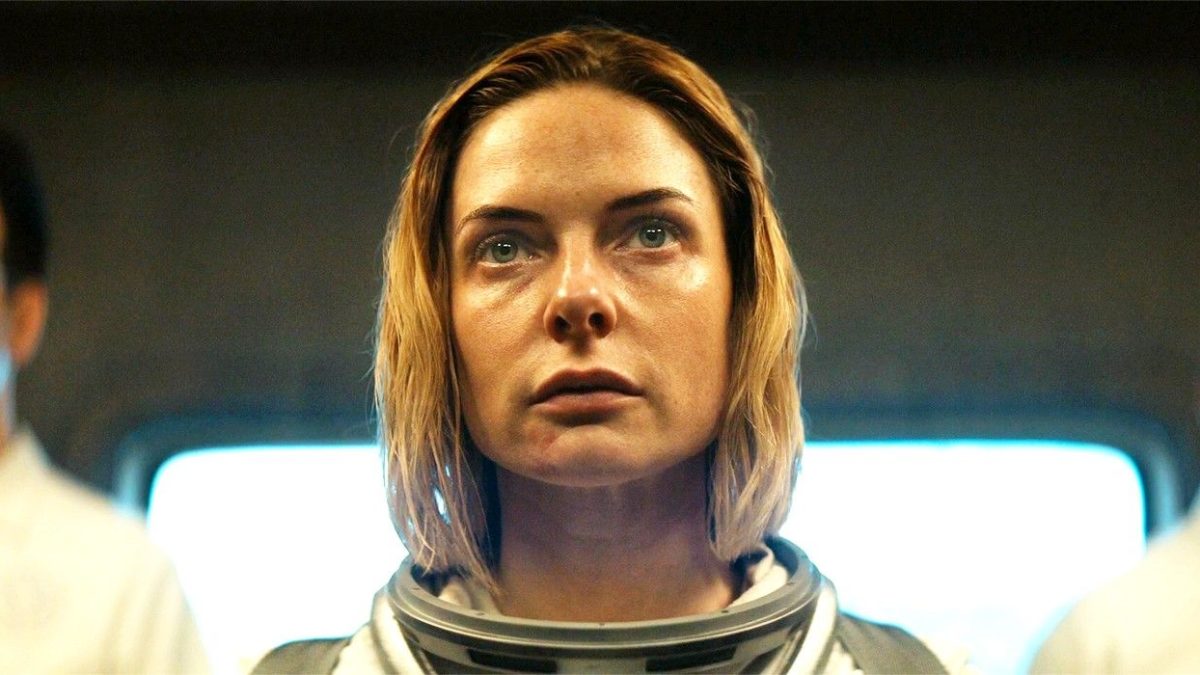 Rebecca Ferguson comparte la foto de BTS de la temporada 1 de Silo mientras continúa la espera por la temporada 2