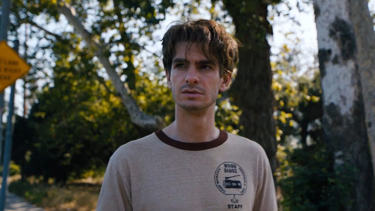 Sigue al director que se vuelve negro con el tráiler de Under the Silver Lake