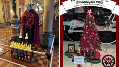 Templo Satánico coloca adornos navideños en Capitolio de Iowa y museo