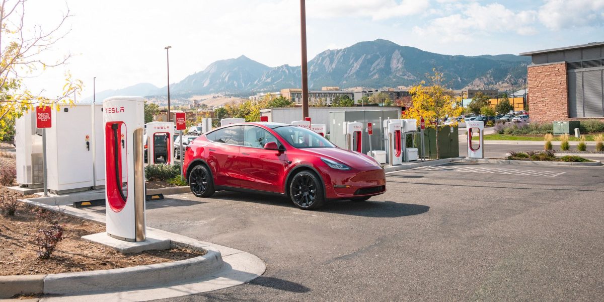 Tesla está un paso más cerca de abrir el acceso a los supercargadores en EE. UU.