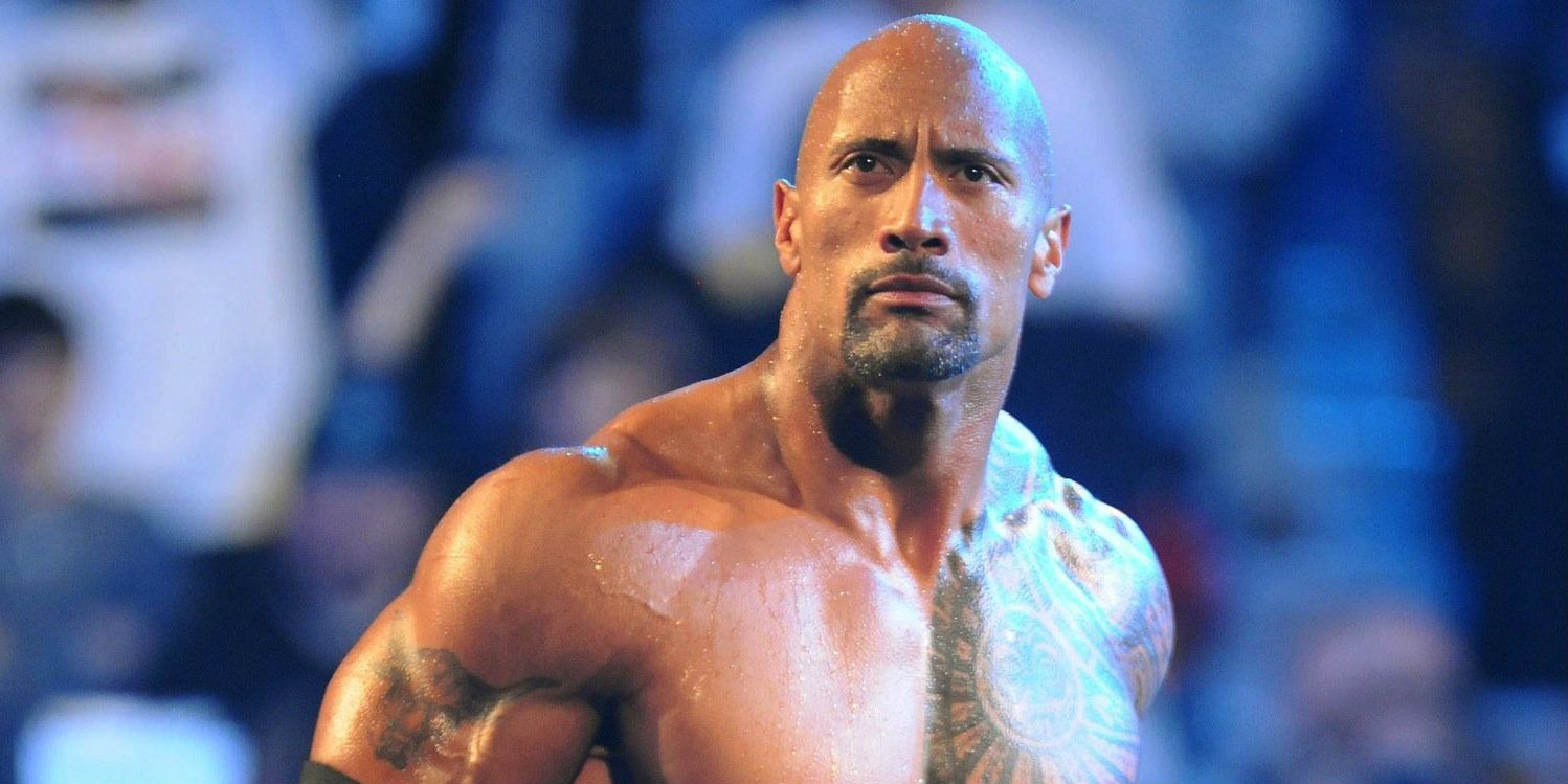 The Rock explica cómo ganarse una multitud en Fighting with My Family Teaser