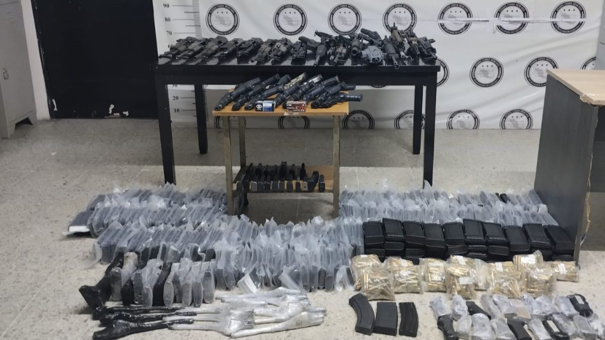 Traficante envió por piezas 4,800 rifles semiautomáticos a México