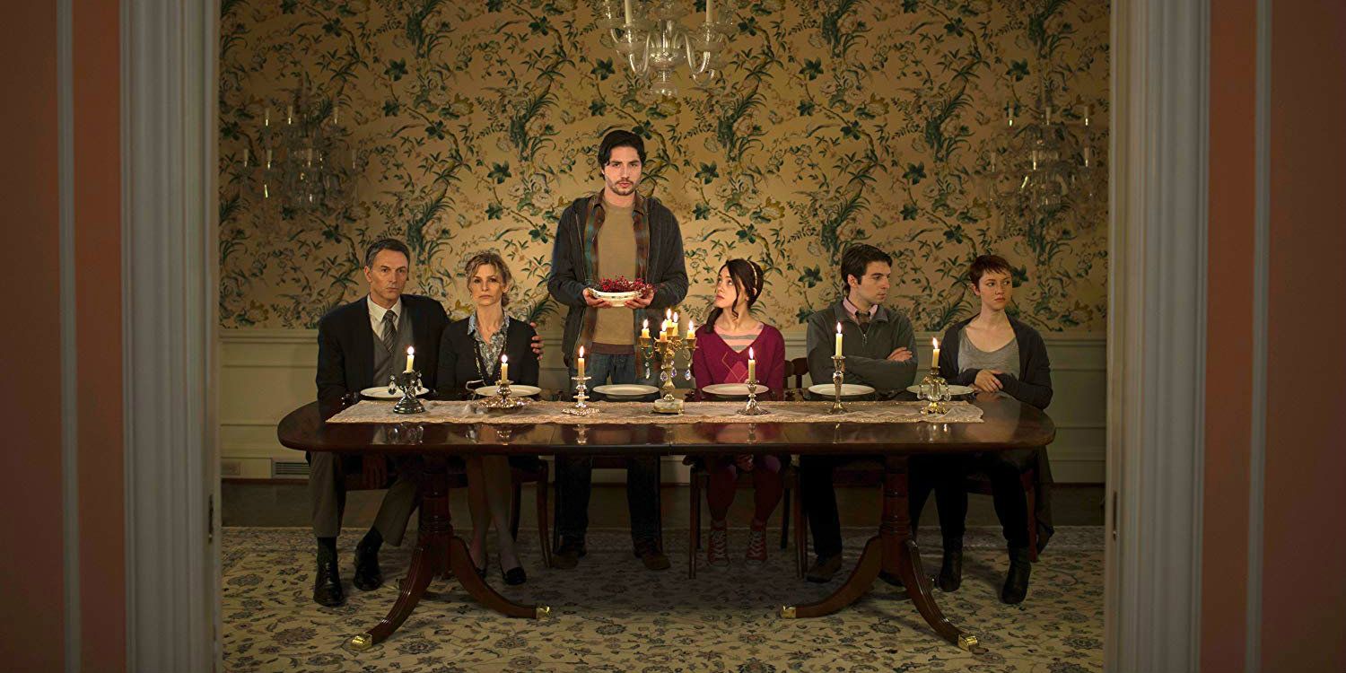 Tráiler de After Darkness: El mundo de Natalia Dyer está terminando