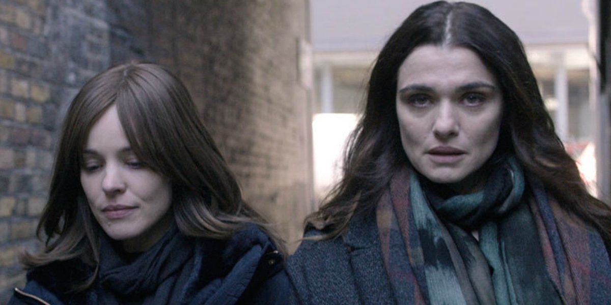 Rachel Weisz as Ronit as Rachel McAdams as Esti in Disobedience