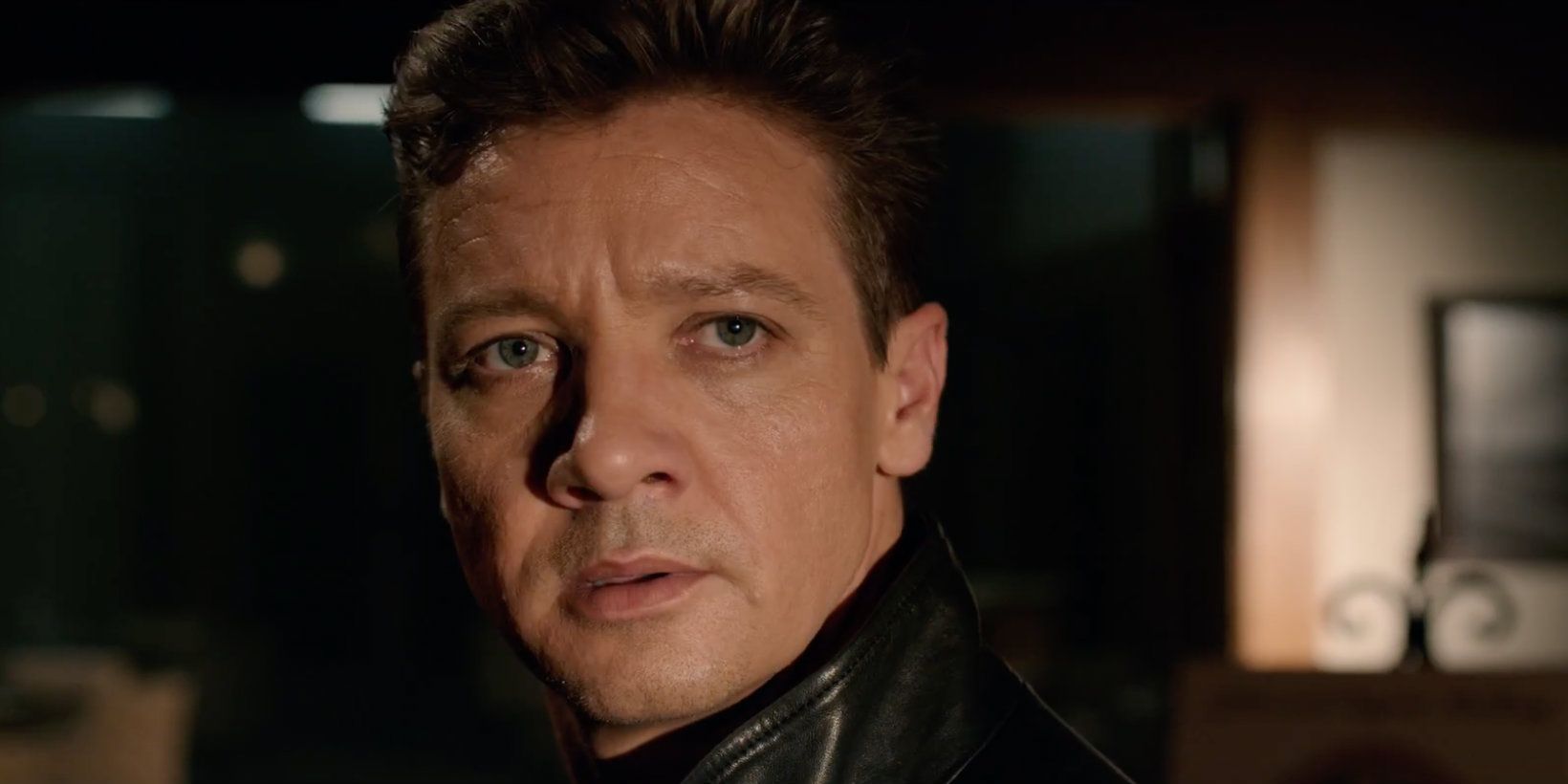 Tráiler de etiquetas: Jeremy Renner juega un mal juego de etiqueta