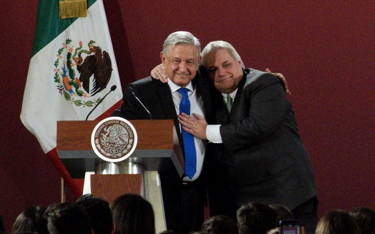 AMLO lamenta muerte de Carlos Bremer