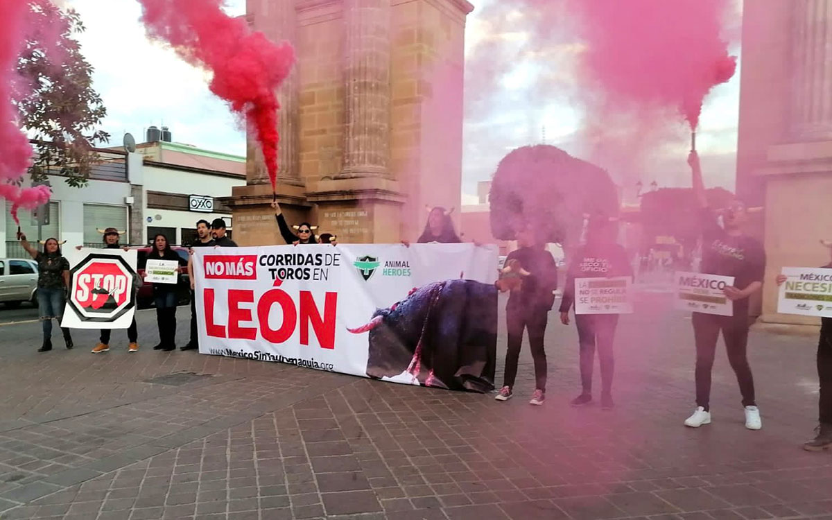 Activistas piden a Diego Sinhué que no permita corridas de toros en Feria de León 2024