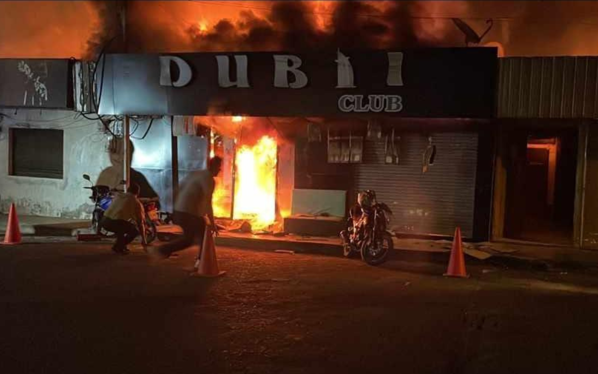 Al menos dos muertos en ataque con explosivos a discoteca en Ecuador | Video