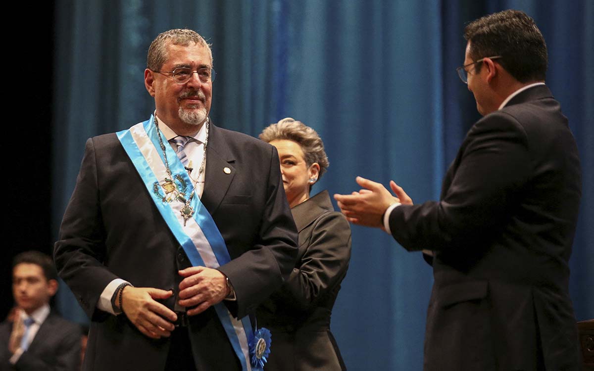Bernardo Arévalo jura como presidente de Guatemala hasta 2028