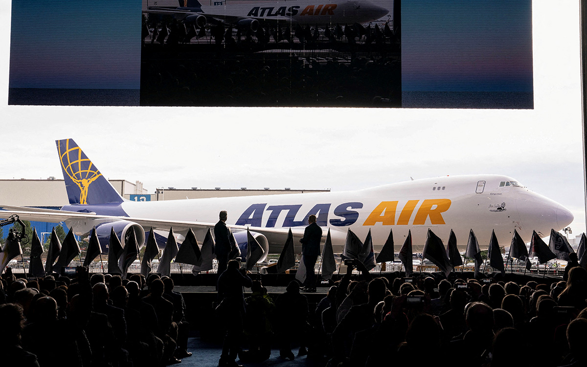 Boeing 747 de Atlas Air aterriza de emergencia por incendio en motor | Video