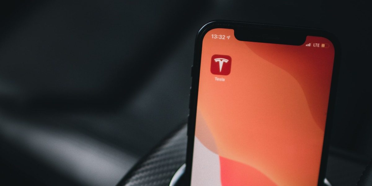 Cómo gestionar pagos en la aplicación móvil Tesla