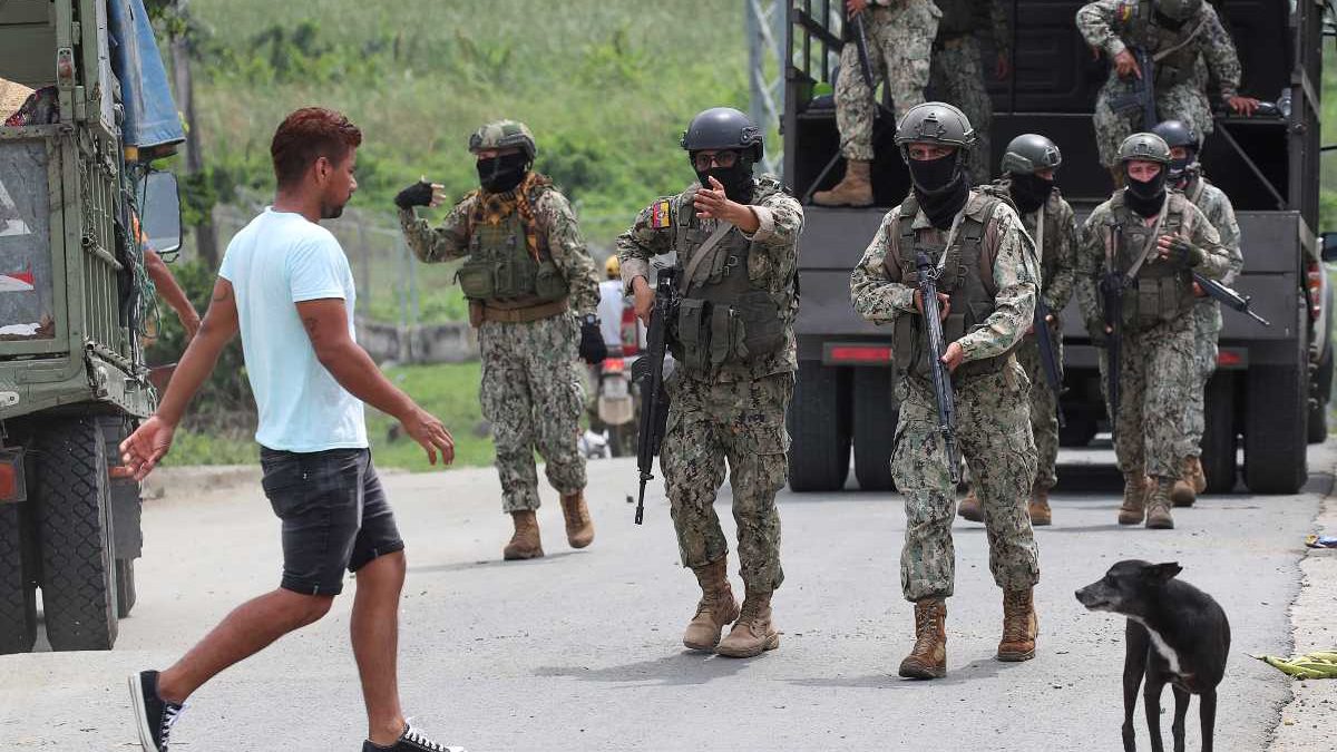 Confirman 48 reos fugados de cárcel de Ecuador