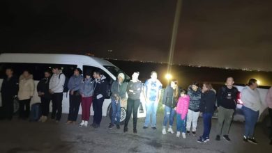 'Coyotes' abandonan a 30 migrantes en Playas de Tijuana