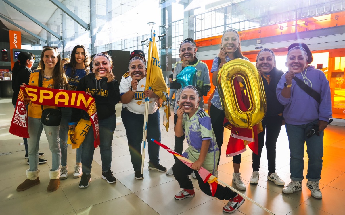 Dan increíble recibimiento a Jenni Hermoso en Tigres | Video