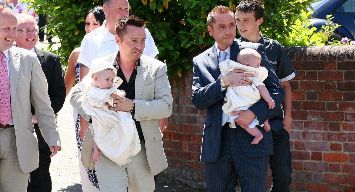 Debajo de la cubierta: todo lo que debe saber sobre los invitados Barrie y Tony