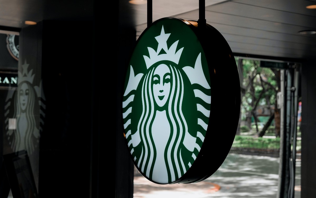 Demandan a Starbucks por engañar a clientes con sello de ‘café 100% ético’