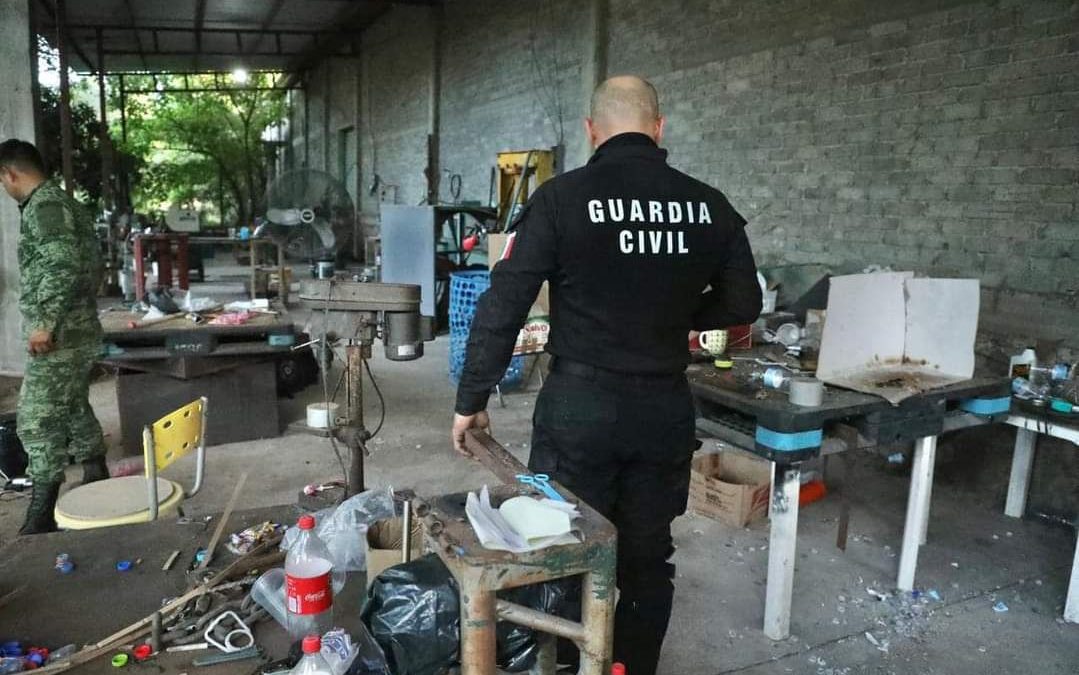 Desmantelan ocho fábricas clandestinas de armas y explosivos en Michoacán