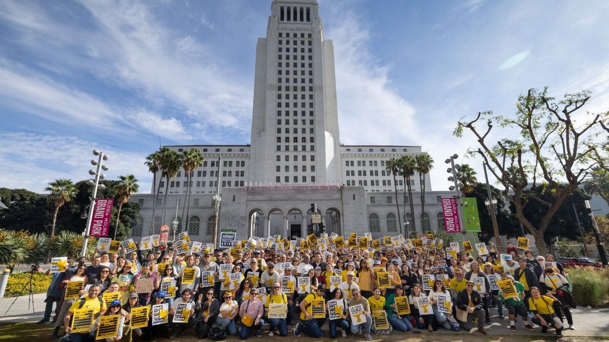 Despiden a más de 100 periodistas de Los Ángeles Times