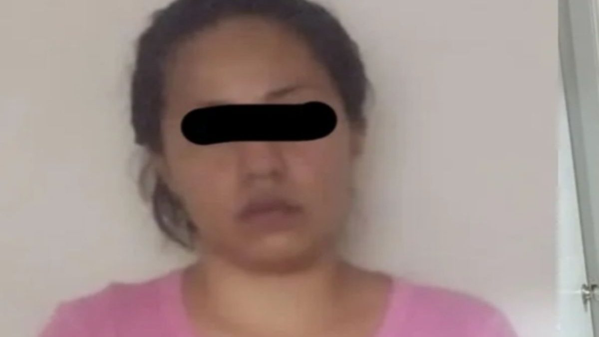 Detienen a mujer en Ecatepec por golpear a sus hijos con palos