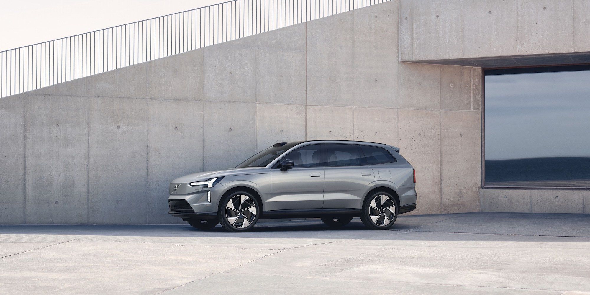 El SUV eléctrico de 7 plazas EX90 de Volvo ya se puede reservar en EE. UU.