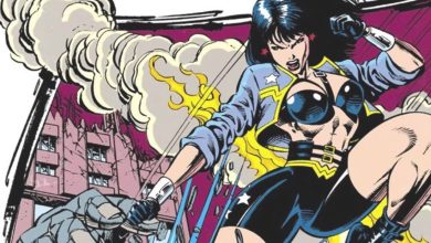 El controvertido disfraz de motociclista de los años 90 de Wonder Woman regresa en el arte oficial