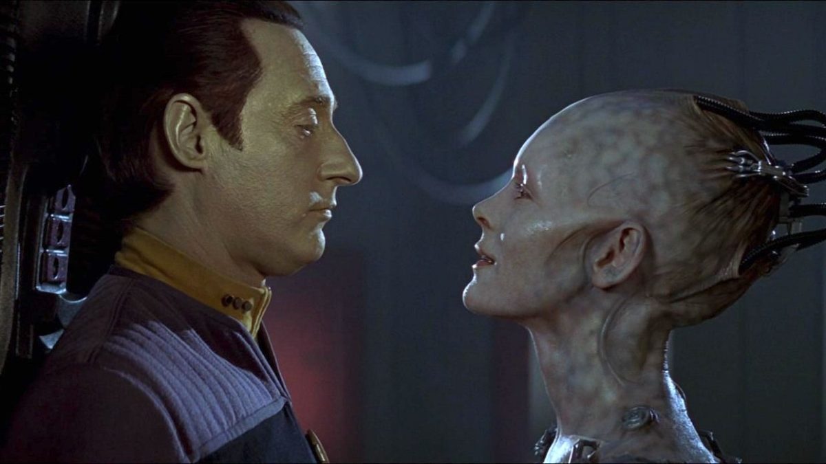 El romance "enfermo y pervertido" de la reina Borg de Data explicado por Star Trek: escritor del primer contacto