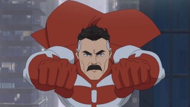 "Esta Tierra no es tuya para conquistarla": el cosplay de Omni-Man recrea el momento épico de la pelea de Flaxans