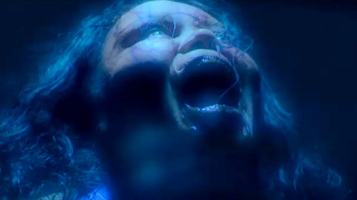 Exorcist: Deceiver enfrenta grandes reveses mientras la secuela de terror pierde director y fecha de lanzamiento