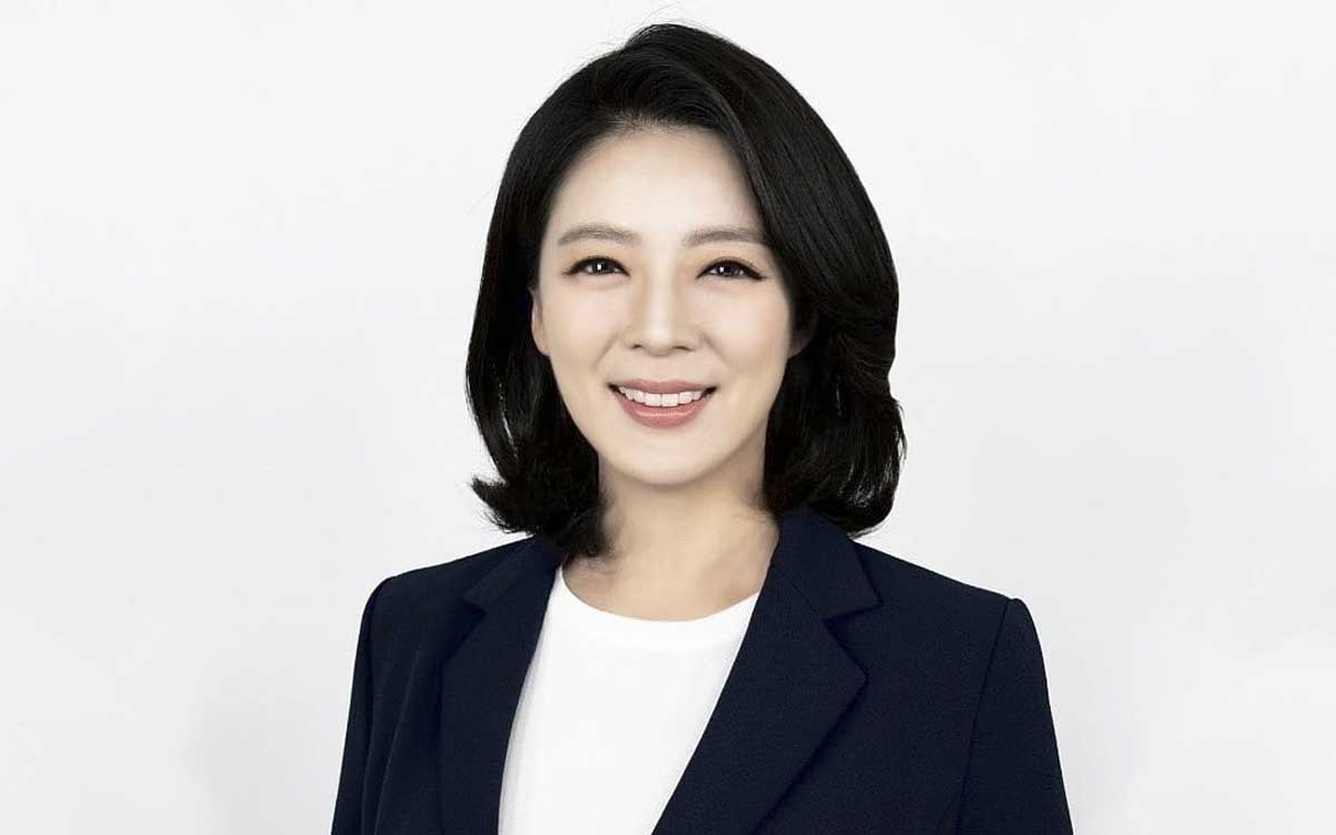 Hospitalizan a diputada de Corea del Sur tras ser atacada en la calle