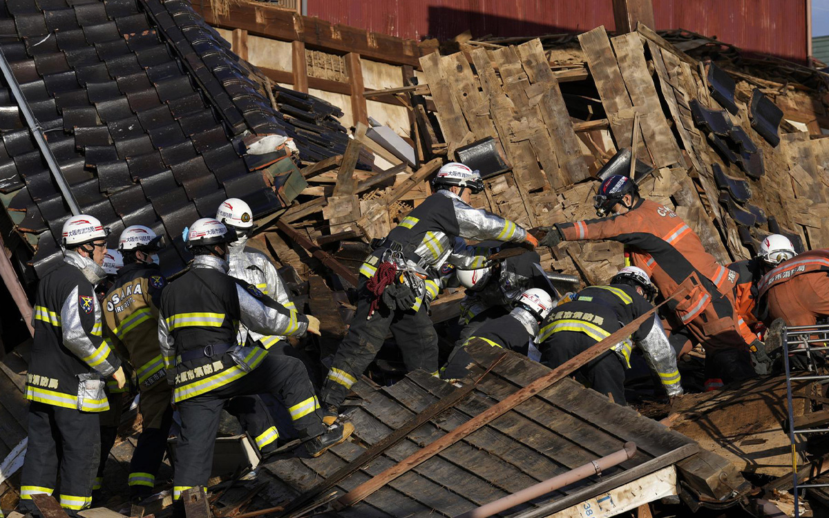 Japón: Van 94 muertos y 242 desaparecidos; hay pocas esperanzas de hallar sobrevivientes
