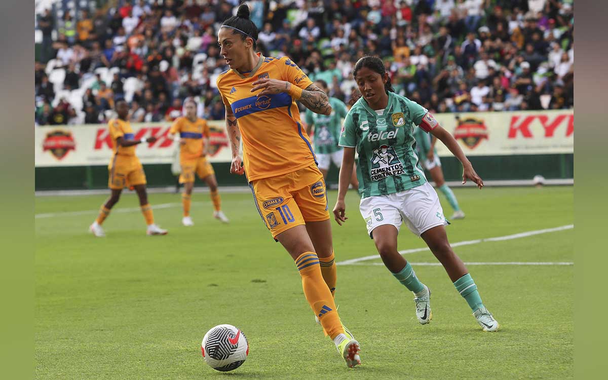 Jenni Hermoso anota 2 de los 7 goles de Tigres al León | Video