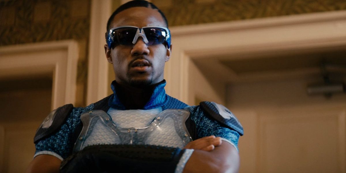 A.Train with his arms crossed