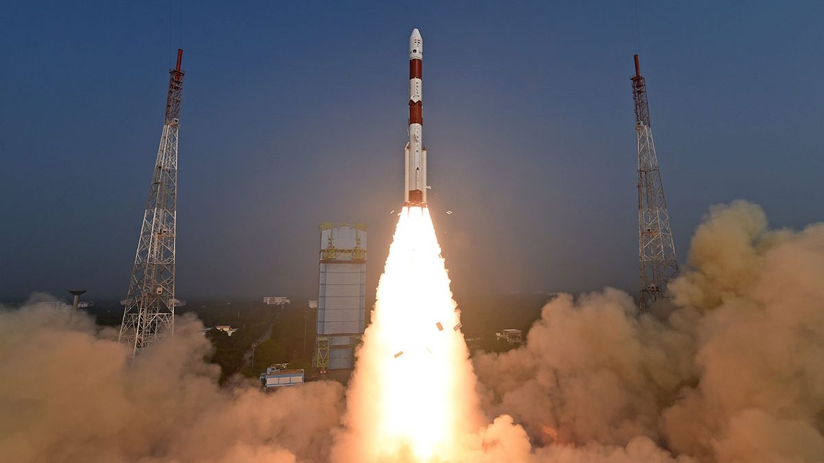 La India arranca el 2024 con misión espacial para estudiar agujeros negros