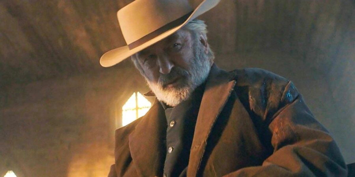 La película Rust de Alec Baldwin lanza las primeras imágenes oficiales que muestran el trabajo del difunto director de fotografía