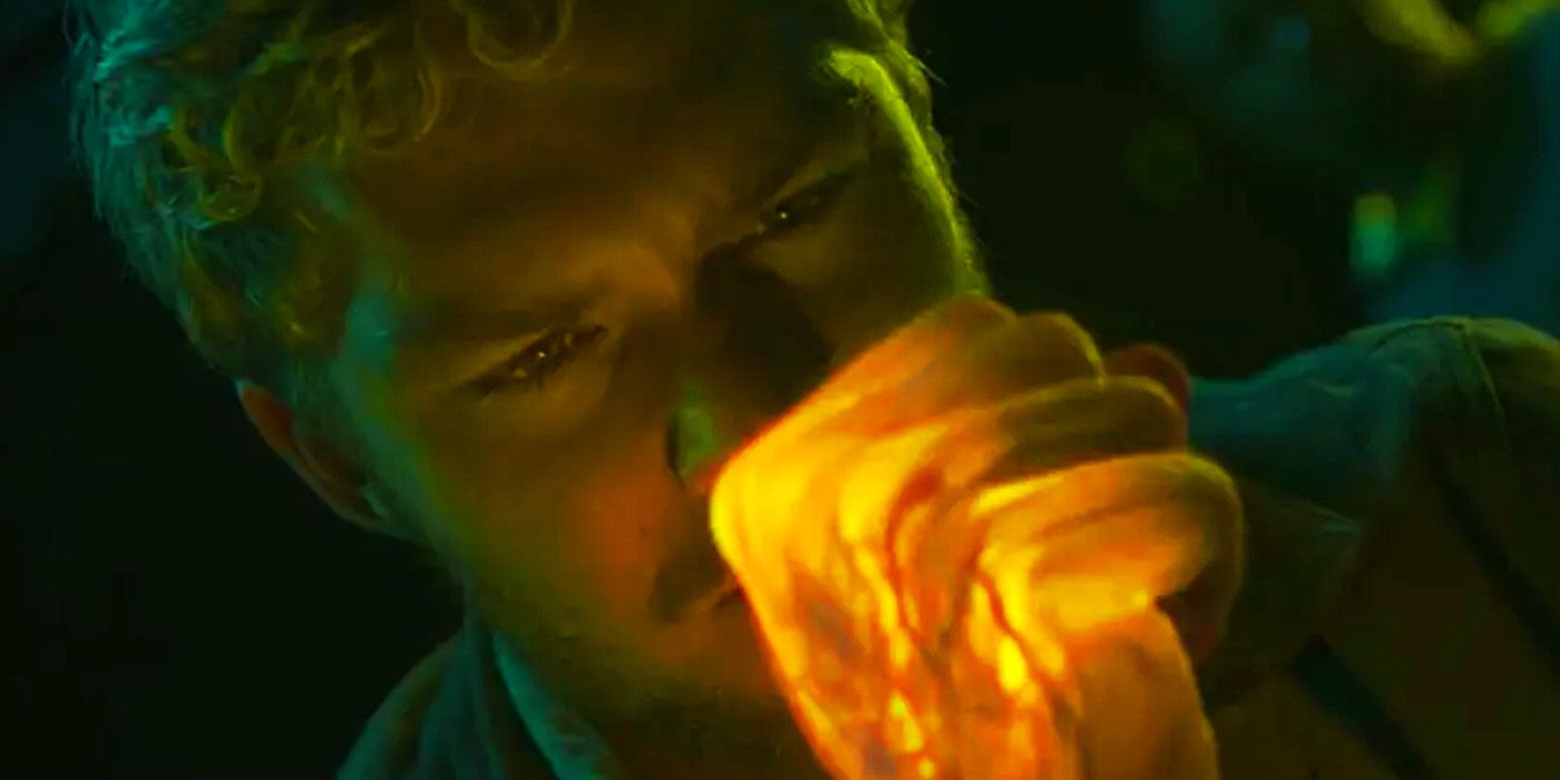 Danny Rand usando el chi en Iron Fist