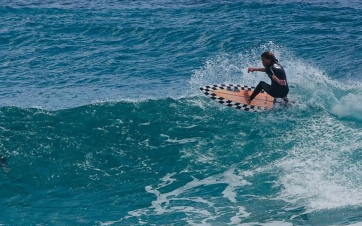 Muere promesa del surf a los 15 años tras ataque de tiburón
