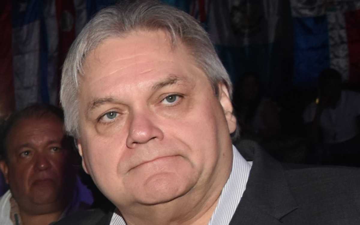 Reportan desvanecimiento de Carlos Bremer