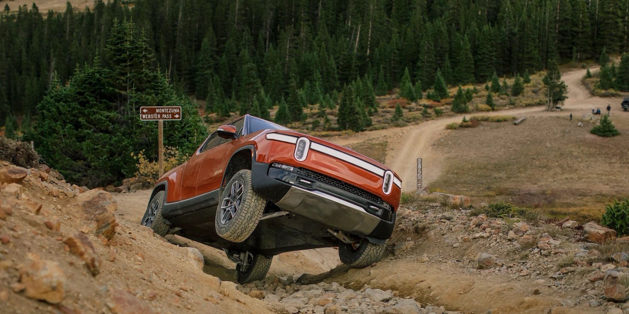 Rivian de doble motor vs.  Cuádruple motor: ¿Qué sistema AWD es el adecuado para usted?