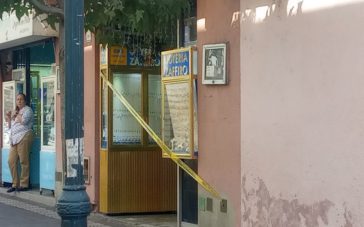 Roban 8 mdp en joyería ubicada a metros de alcaldía de Tepic