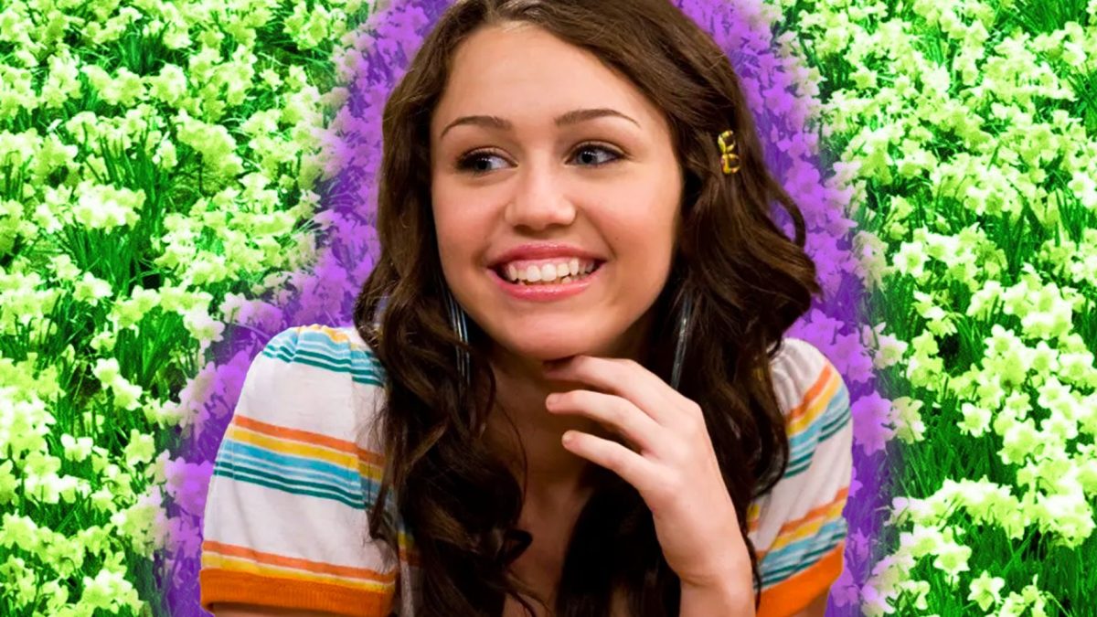 Tim Burton venció a Disney al elegir a Miley Cyrus para su primer papel en una película hace 21 años