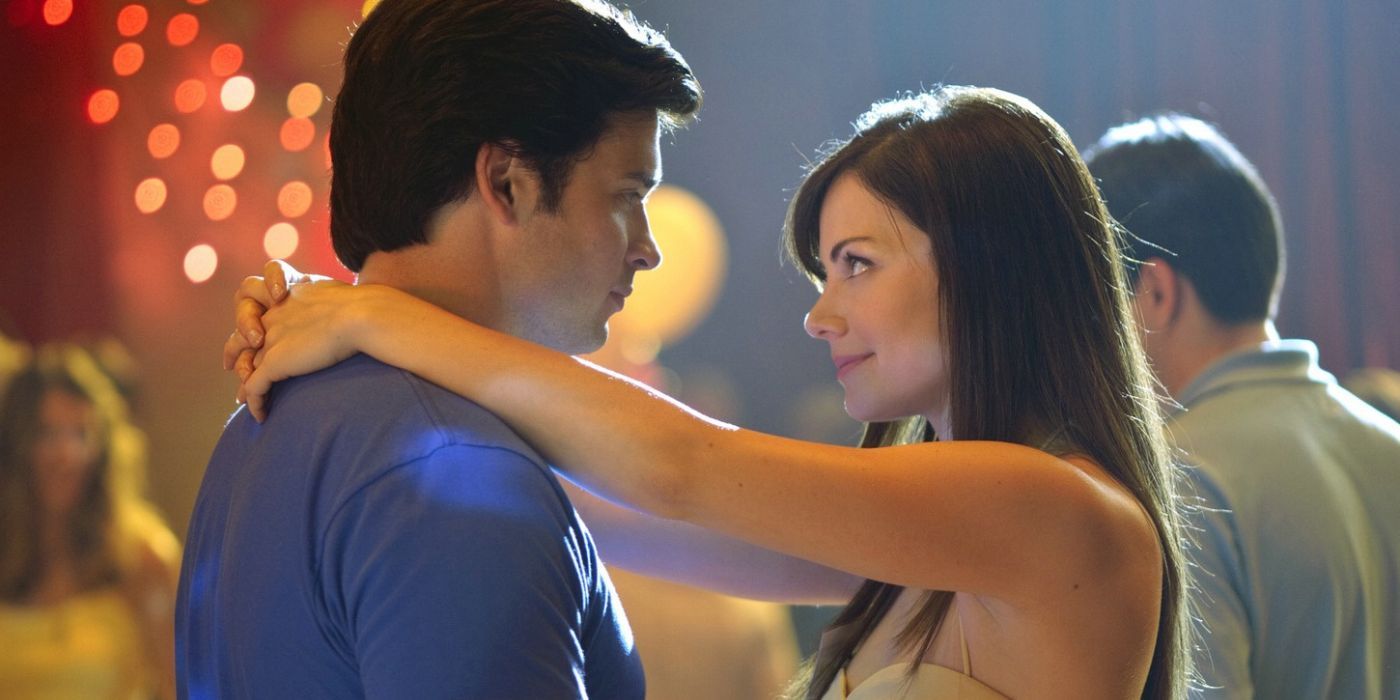 Tom Welling y Erica Durance de Smallville recrean el momento icónico de Superman y Lois Lane del programa 14 años después