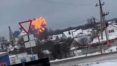 Un avión militar ruso con 65 prisioneros ucranianos se estrella en Bélgorod | Video