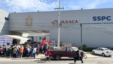 Video | Habitantes toman cuartel de la policía en Oaxaca; retienen a decenas de trabajadores