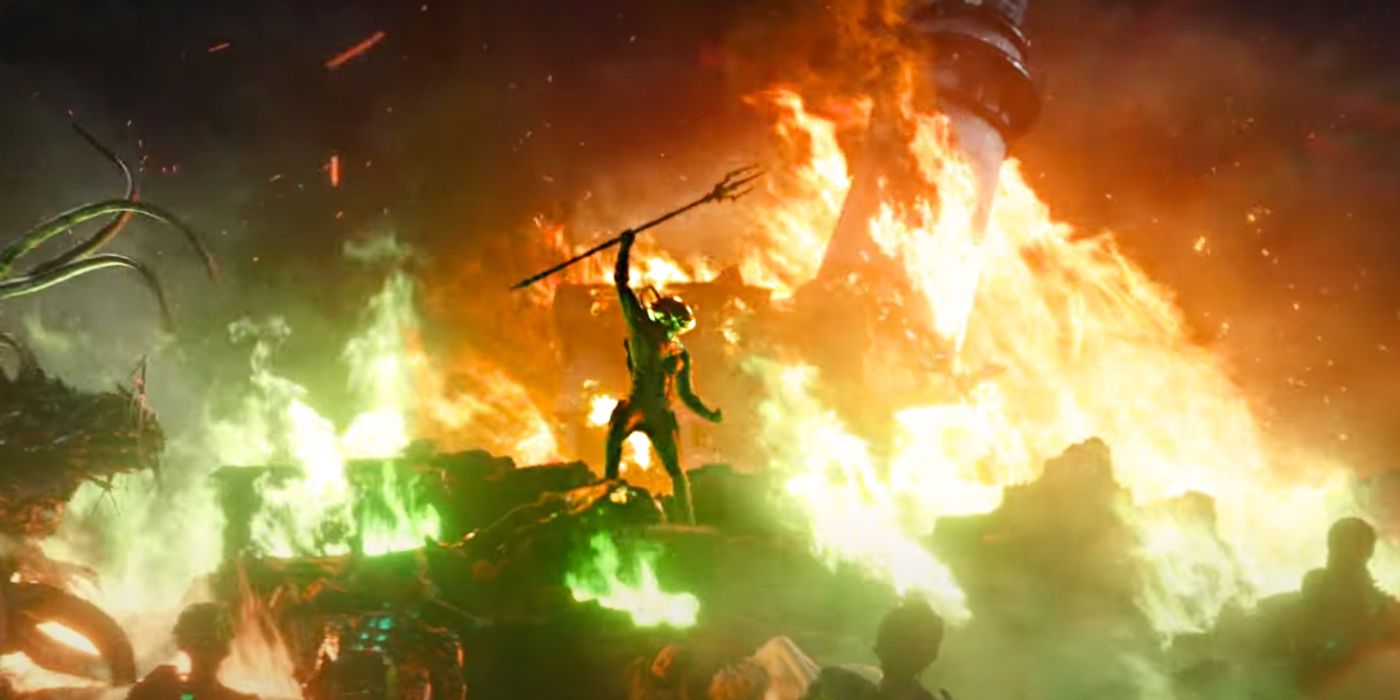 Black Manta empuñando un tridente negro en Aquaman 2