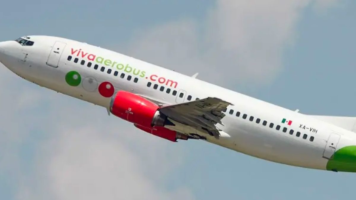 Viva Aerobus suspende vuelos en Puebla por caída de ceniza del Popocatépetl