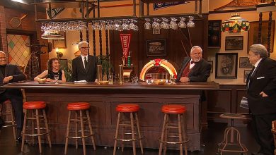 Por qué Shelley Long no estuvo en la reunión del elenco de Cheers de los Emmy revelado por Kelsey Grammer