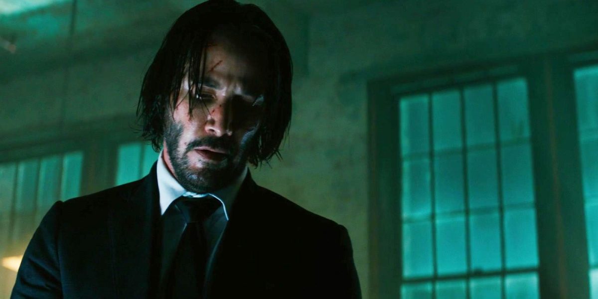 Las alas de ángel de Keanu Reeves en la foto del set de la película de comedia de Aziz Ansari hacen que Constantine 2 espere más