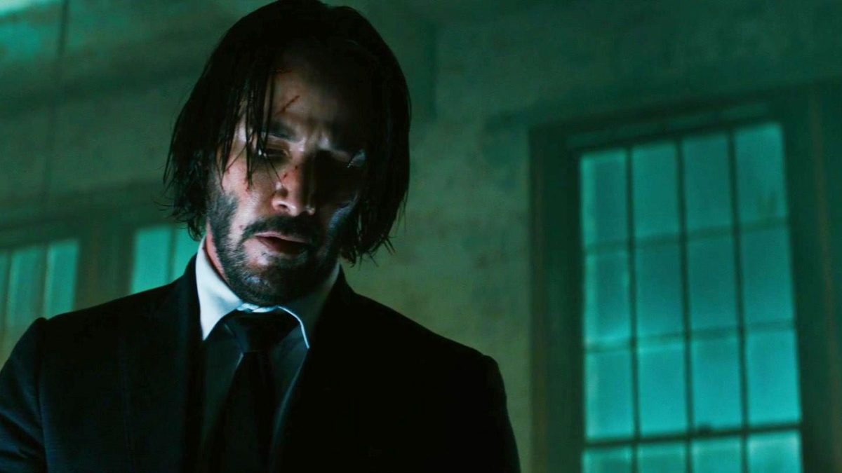 Las alas de ángel de Keanu Reeves en la foto del set de la película de comedia de Aziz Ansari hacen que Constantine 2 espere más