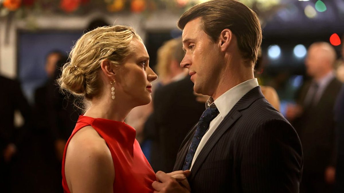 El video del set de la temporada 12 de Chicago Fire ofrece un vistazo temprano a la boda de Brett y Sylvie